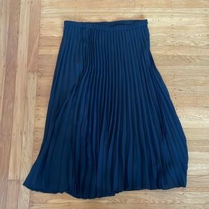 Halogen pleated midi length skirt black size L